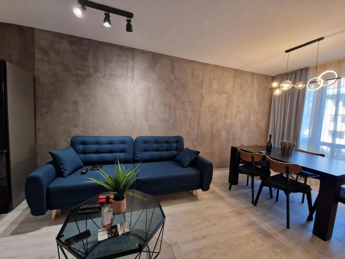 Marsselis Luxe Port Apartment Варна Екстериор снимка