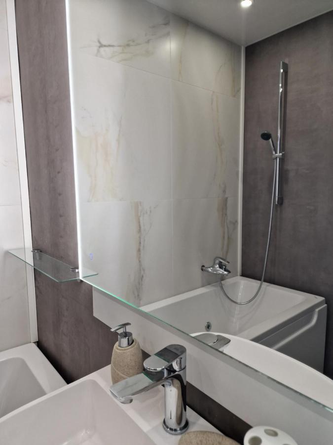 Marsselis Luxe Port Apartment Варна Екстериор снимка