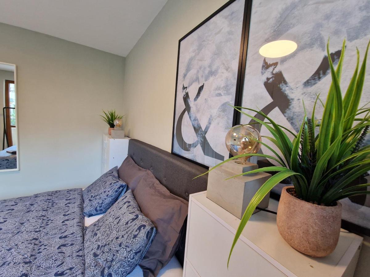 Marsselis Luxe Port Apartment Варна Екстериор снимка