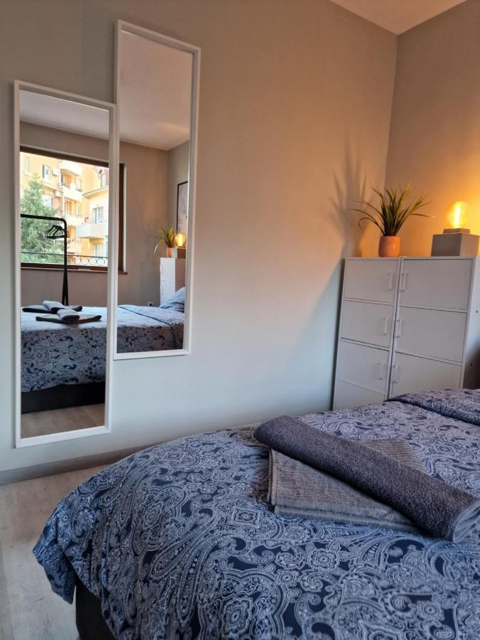 Marsselis Luxe Port Apartment Варна Екстериор снимка