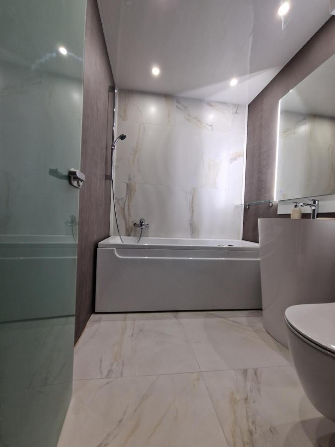 Marsselis Luxe Port Apartment Варна Екстериор снимка
