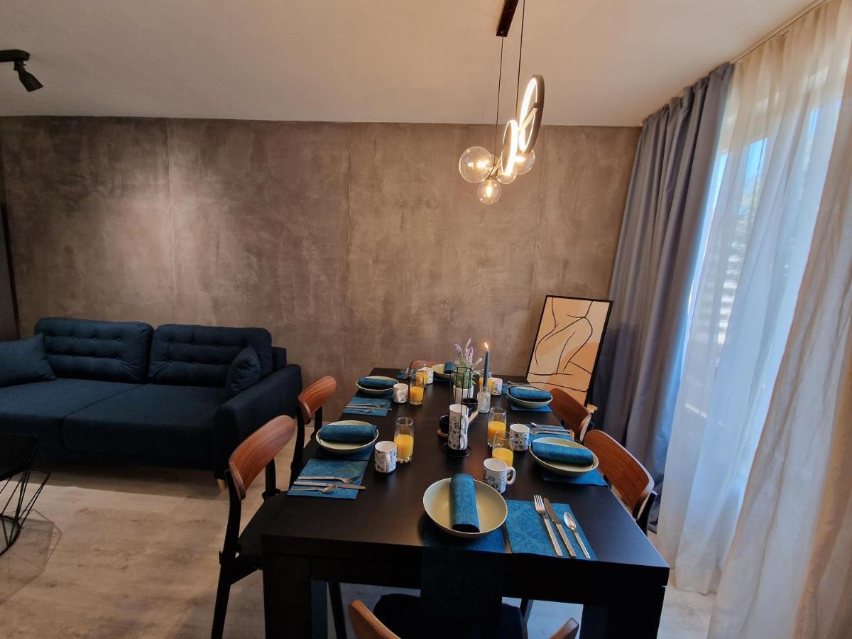Marsselis Luxe Port Apartment Варна Екстериор снимка