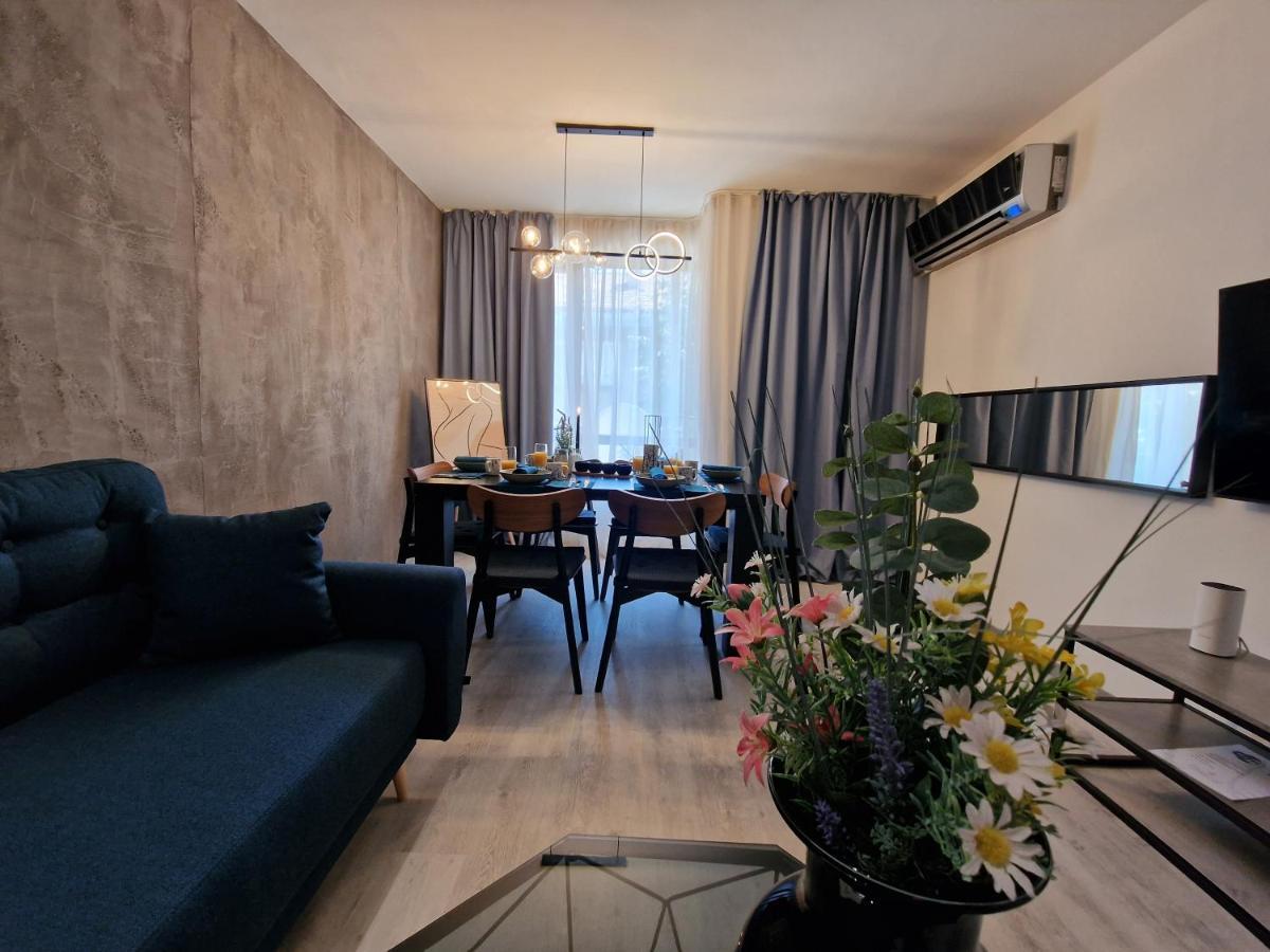 Marsselis Luxe Port Apartment Варна Екстериор снимка